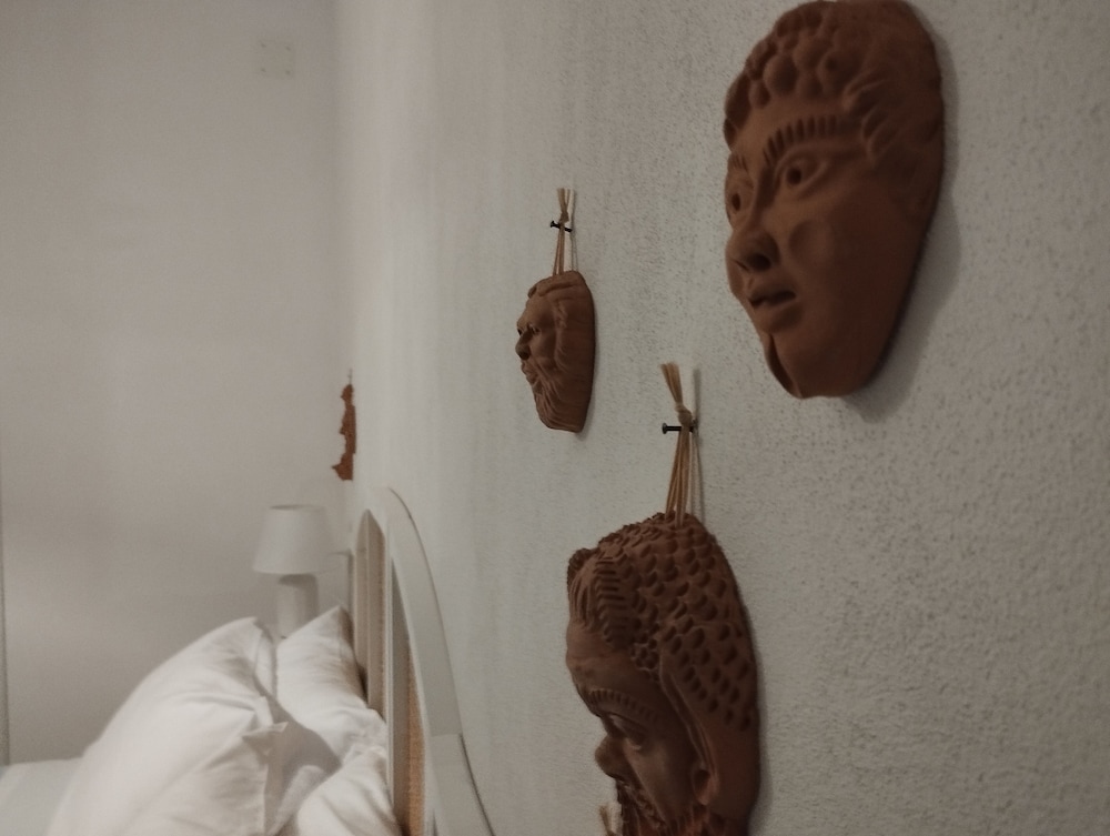 Superior Room, 1 King Bed, Non Smoking, Sea View photo 1