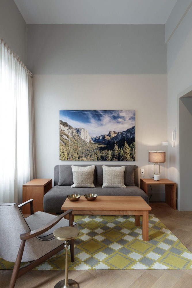 Master Suite 1