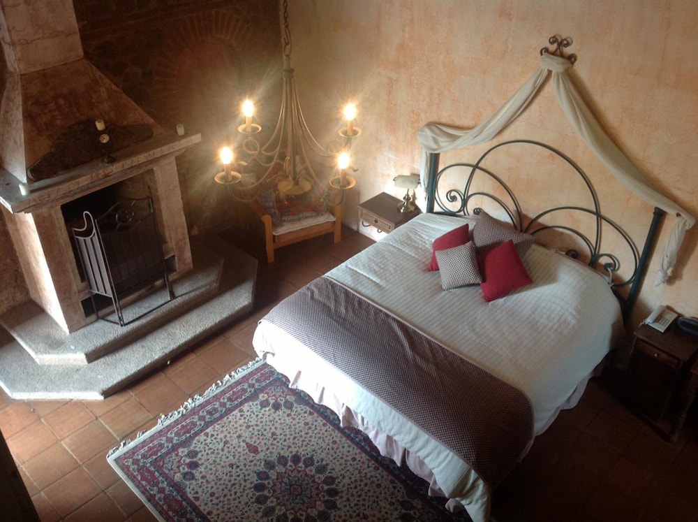 Standard Room, 1 Queen Bed, Non Smoking photo 2
