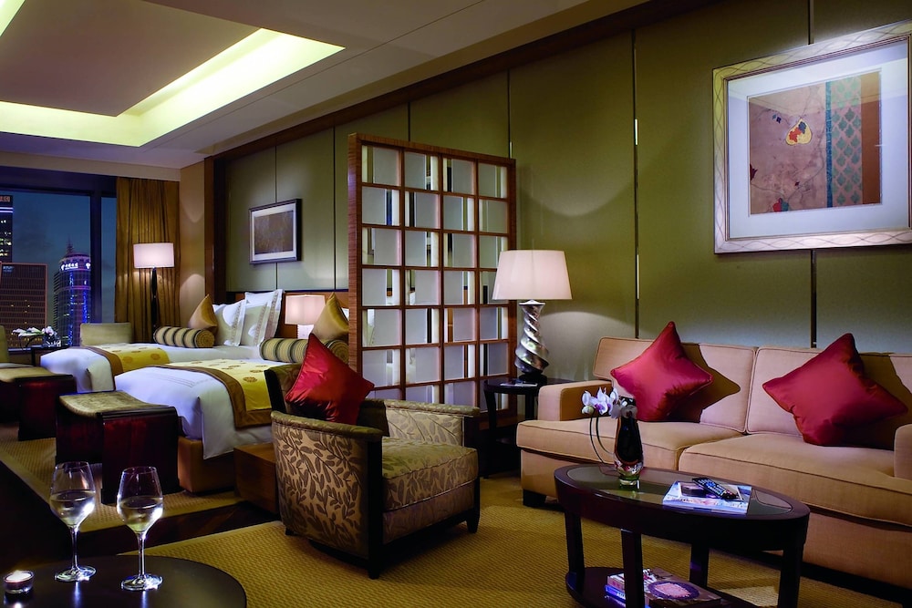Club Executive Twin Bed Suite - Photo 1