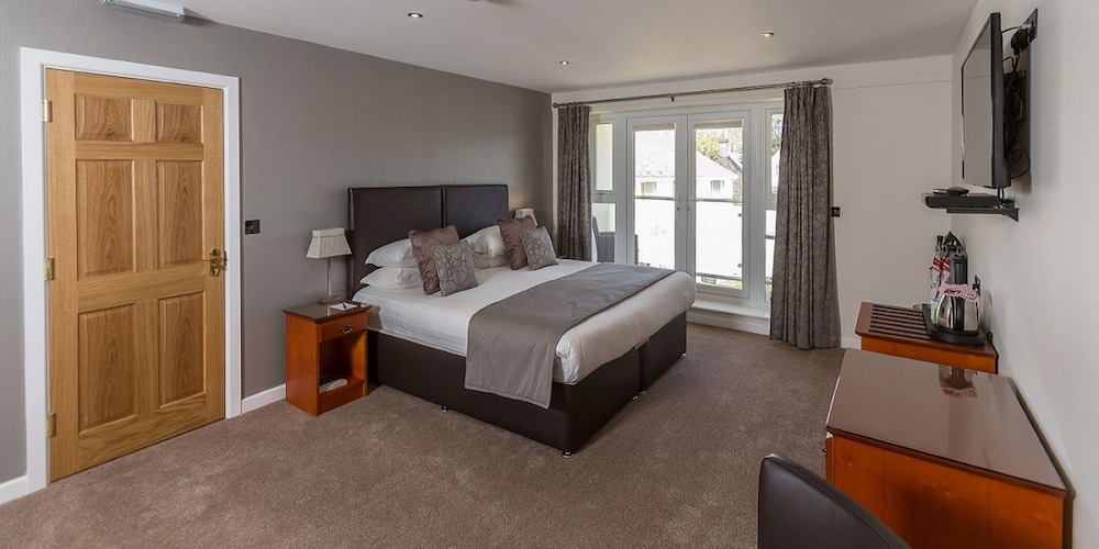 Poolside Deluxe with Terrace or Balcony - Photo 3