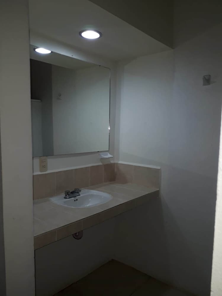 Standard Room, 2 Double Beds photo 3