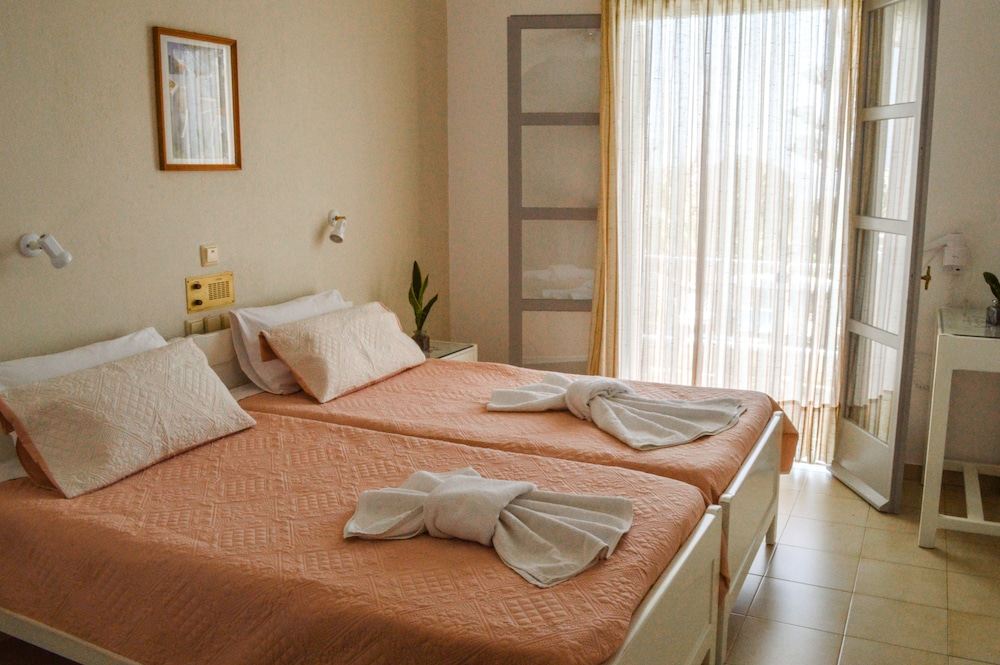 Suite, Garden View