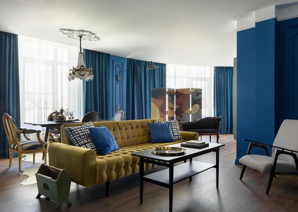 Royal Suite photo 2