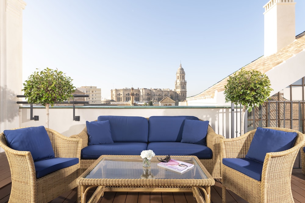 Tower Double Top Floor private terrace with city views