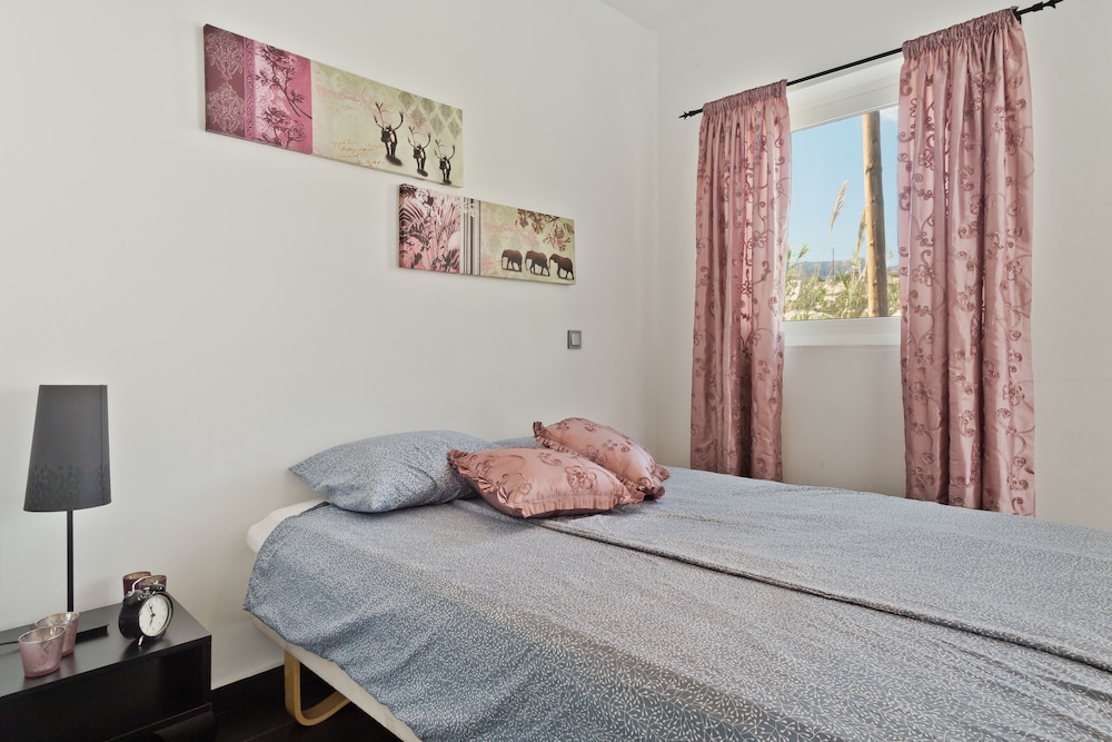 House, 2 Bedrooms