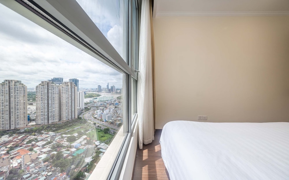 Deluxe Apartment, 2 Bedrooms, Balcony, City View photo 2