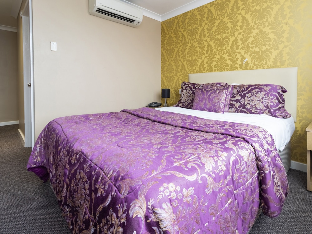 Standard Triple Room, Multiple Beds photo 2
