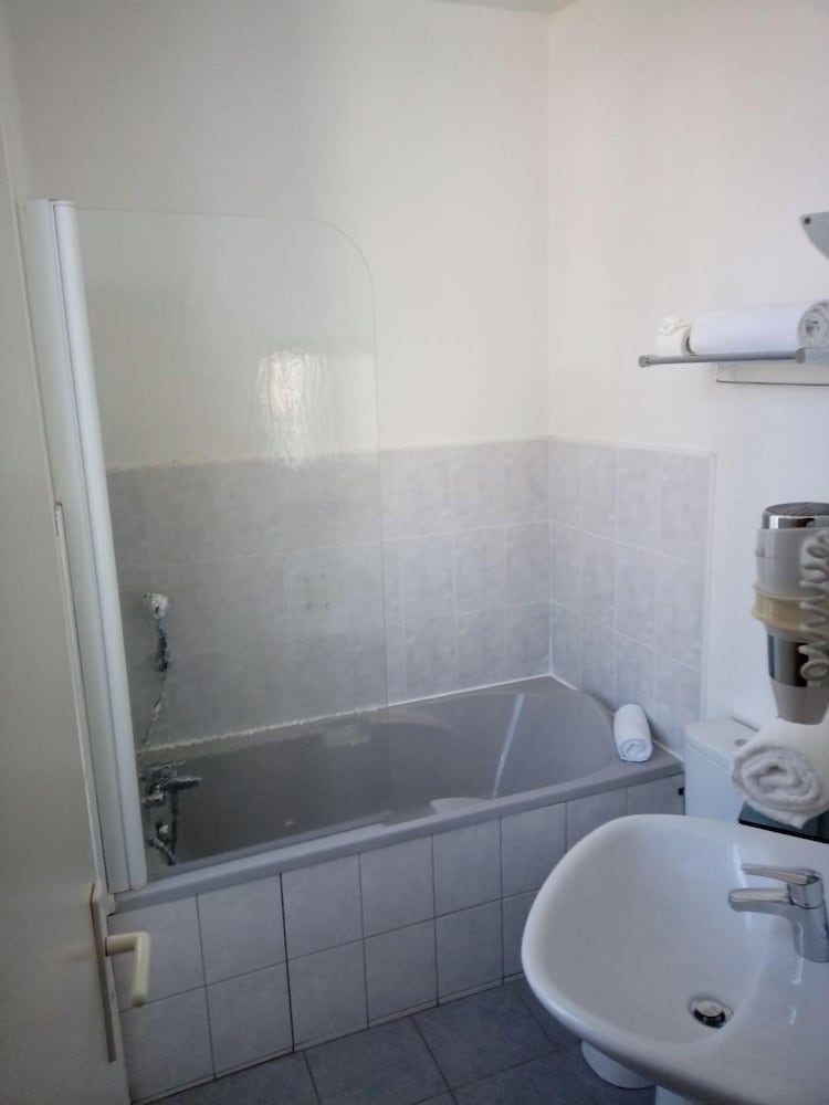 Standard Triple Room - Photo 4