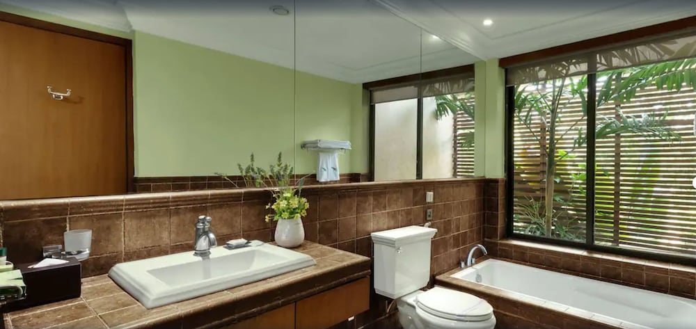 Hazel Suite photo 2