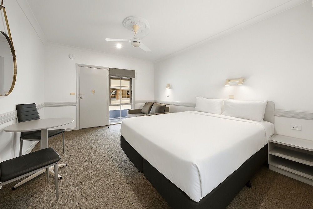 Executive Room, 1 King Bed photo 2
