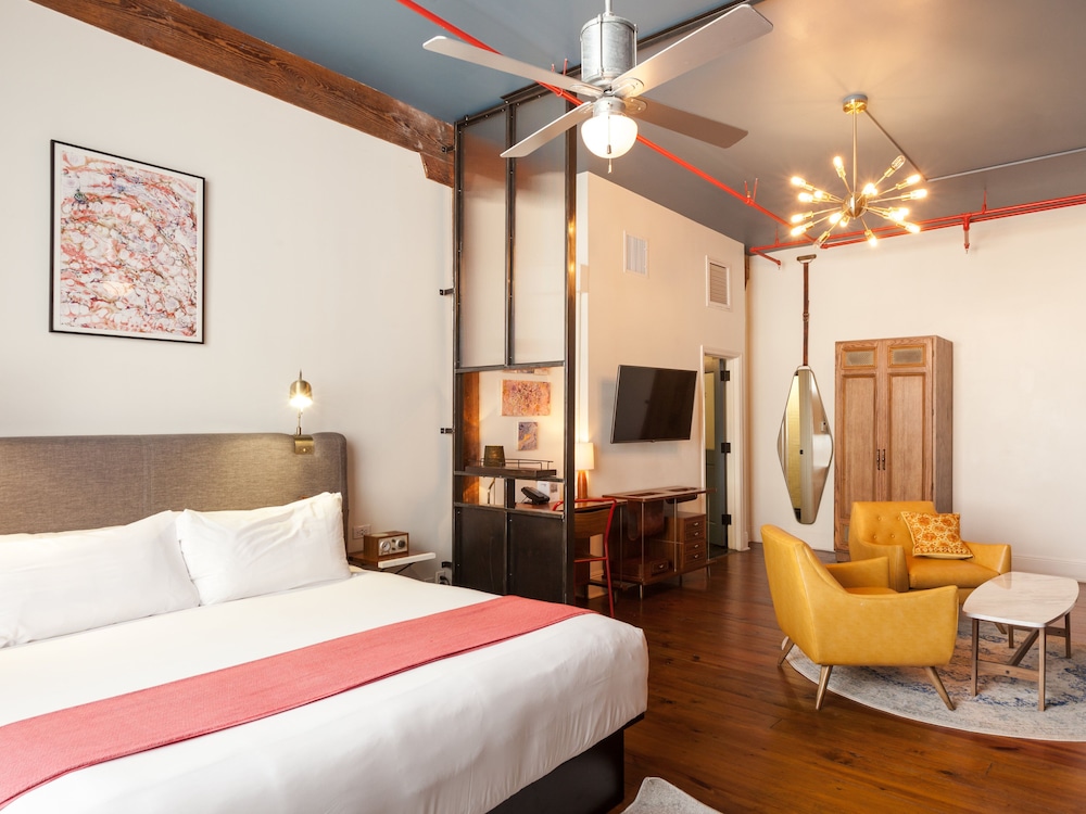 Suite, 1 King Bed with Sofa bed (Artist Loft Suite) - Photo 1