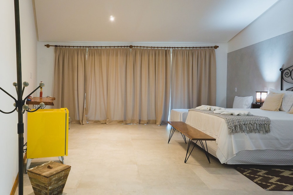 Deluxe Room - Photo 18