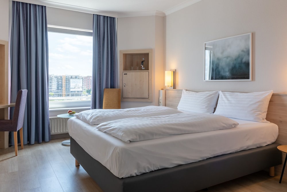 Business Room (Harbour View) - Photo 3