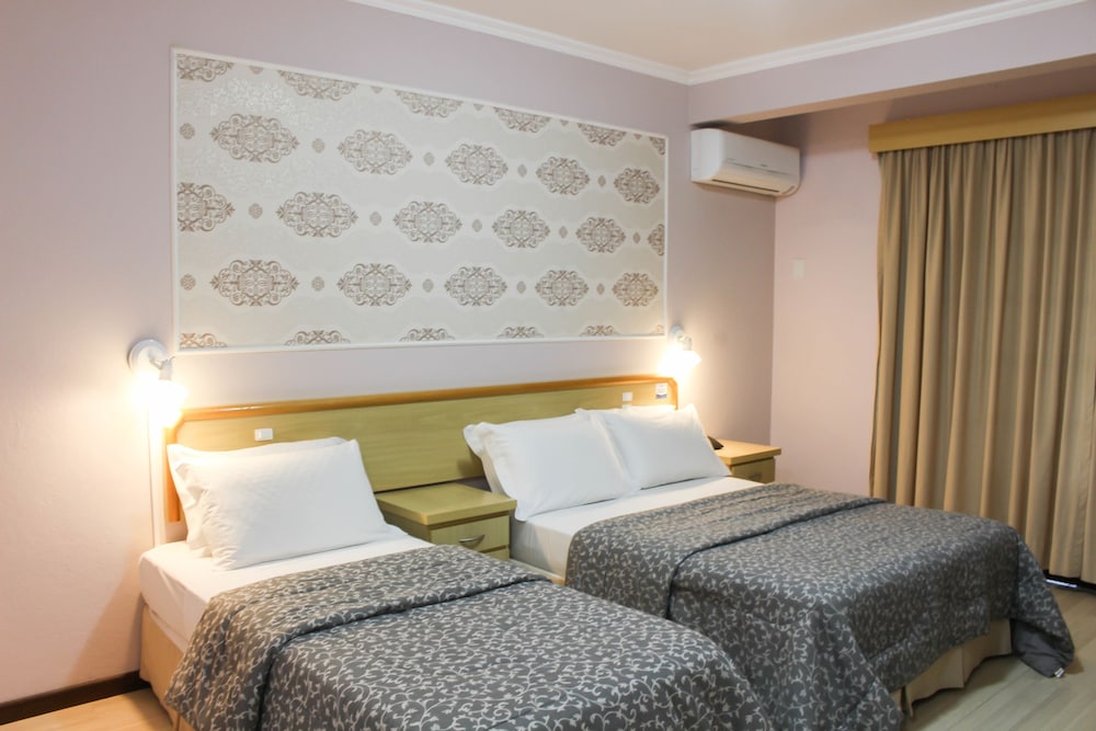 Deluxe Suite - Photo 1