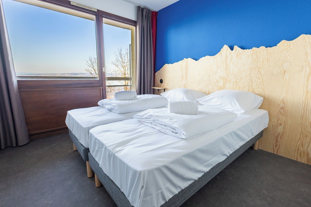 Classic Double or Twin Room, Balcony, Partial Lake View