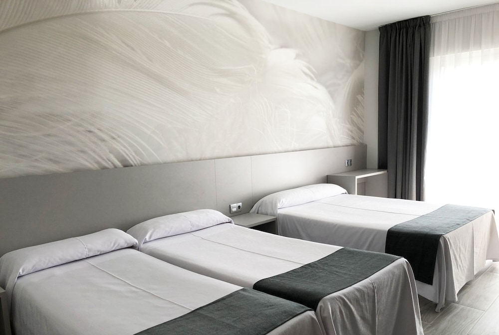 Superior Quadruple Room, Balcony