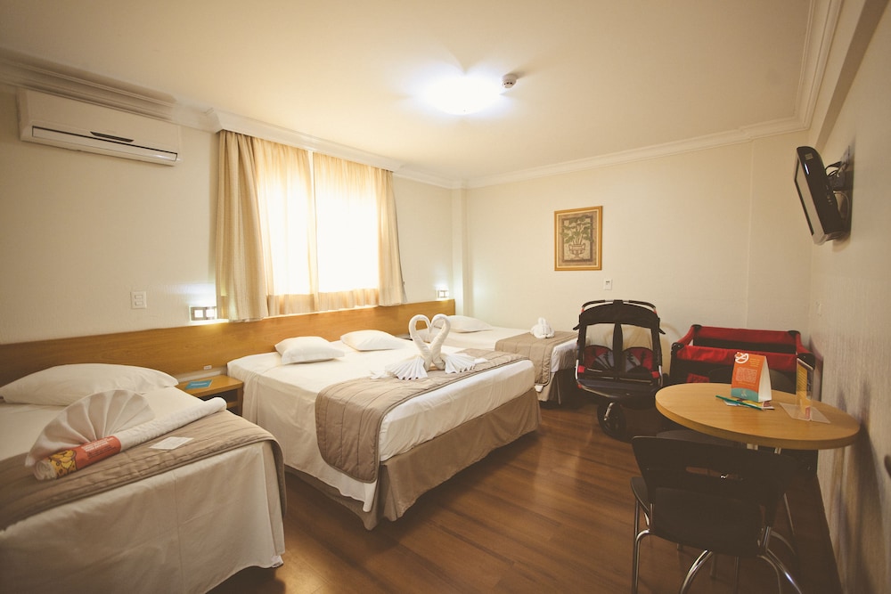 Deluxe Quadruple Room - Photo 1