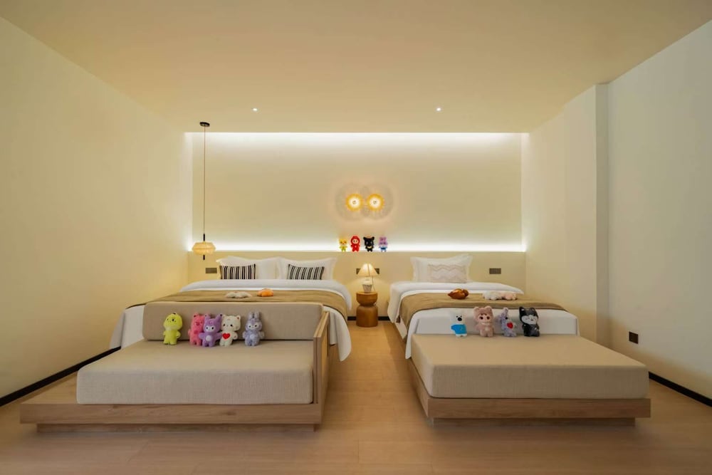 Classic Quadruple Room, 2 Queen Beds, Hill View photo 1