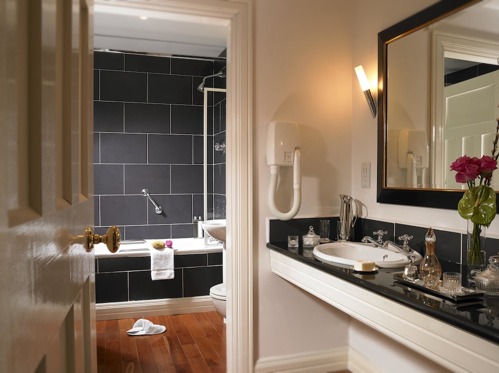 Executive Twin Room - Photo 1