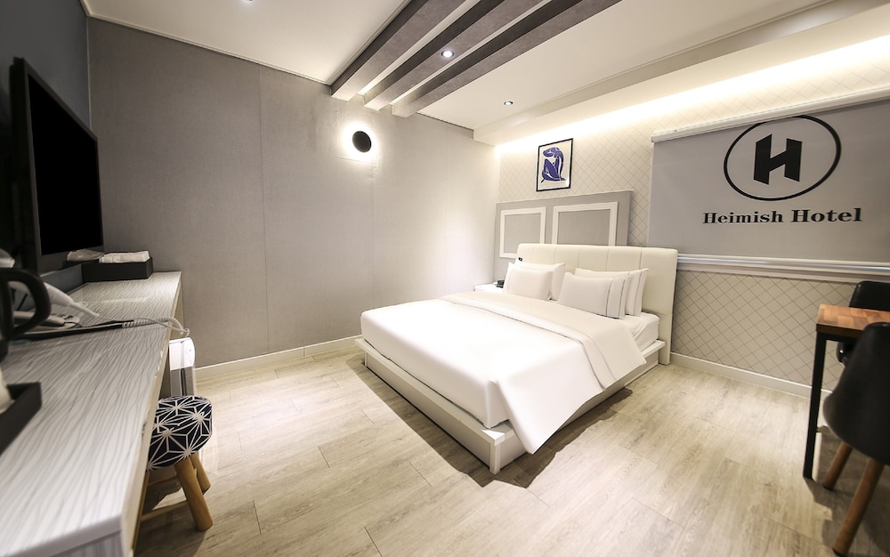 Standard Double Room, City View
