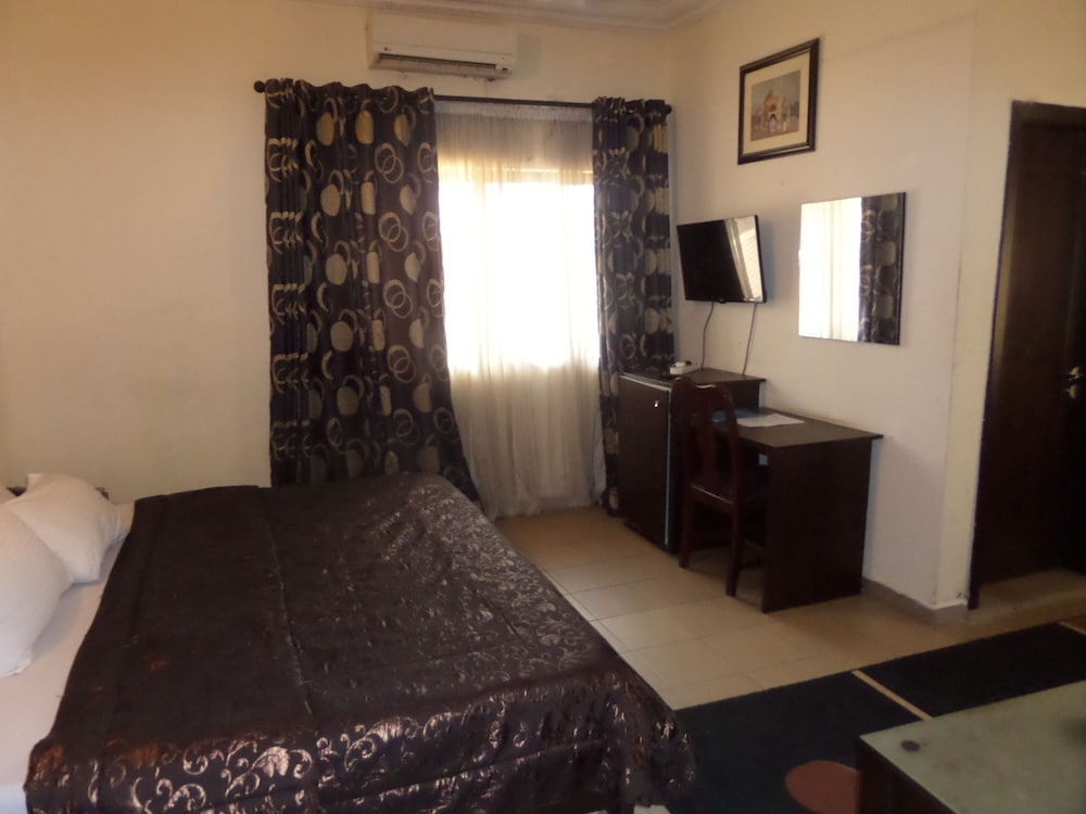 Diplomatic Suite