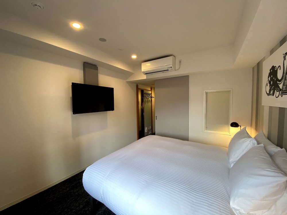 Double Room, Non Smoking - Photo 3