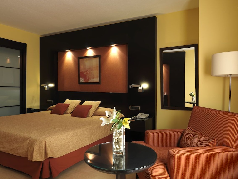 Standard Double Room, 2 Twin Beds - Photo 1