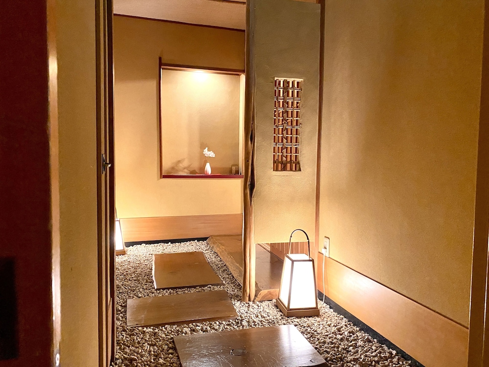 Japanese Style Luxury Room with Open-Air Bath thumbnail 5