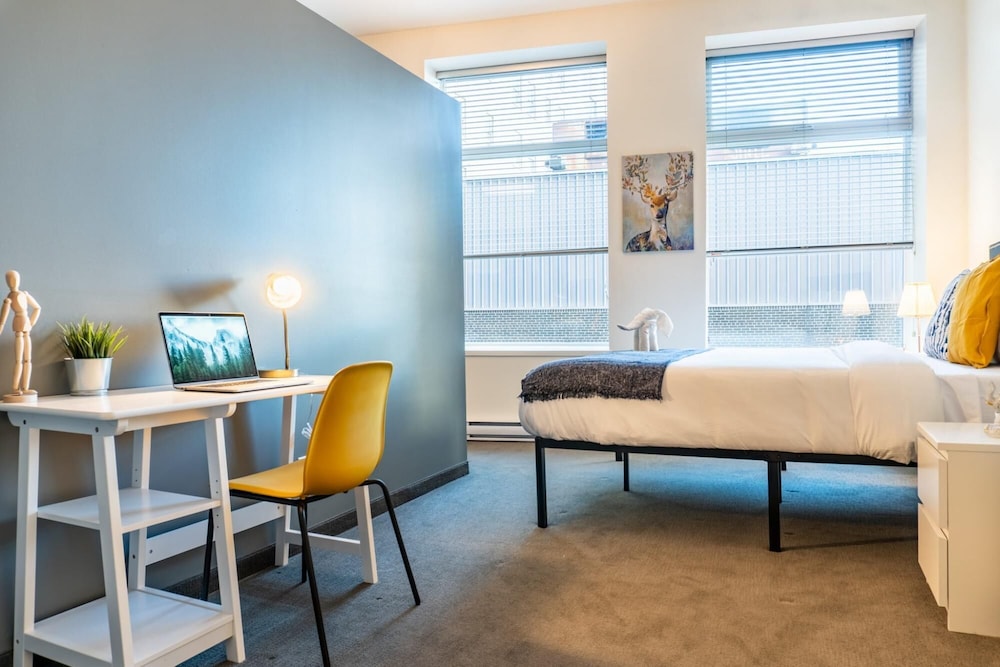 Comfy DT Loft w Parking Rooftop Patio BBQ Gym, 写真 6