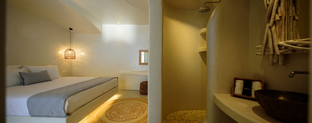 Standard Double Room - Photo 16