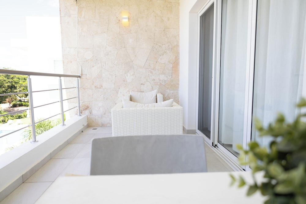 Deluxe Apartment, Balcony photo 3