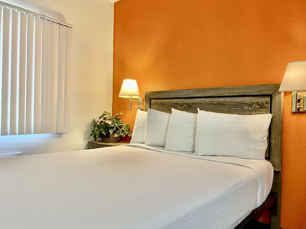 Studio Suite, 1 Queen Bed, Kitchenette