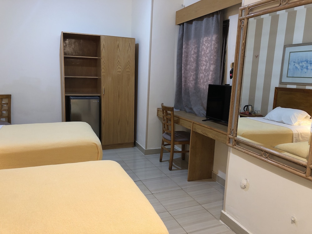 Single Room, Private Bathroom