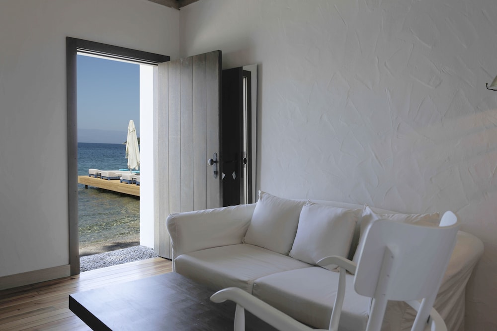 Seaside Suite Stone Large