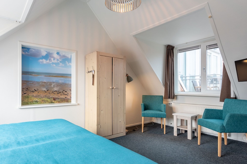 Standard Twin Room photo 2