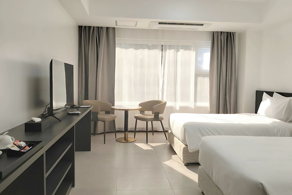 Deluxe Twin Room photo 2