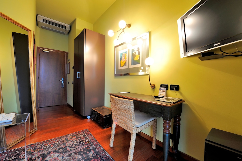 Deluxe Double Room photo 3