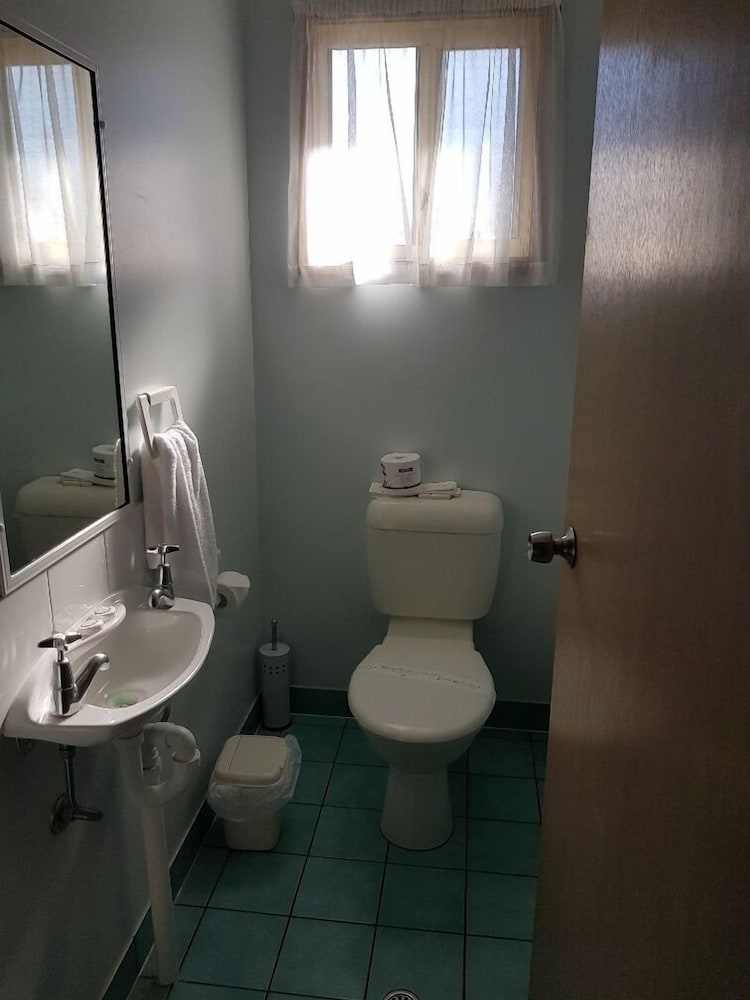 Basic House, Multiple Beds photo 2