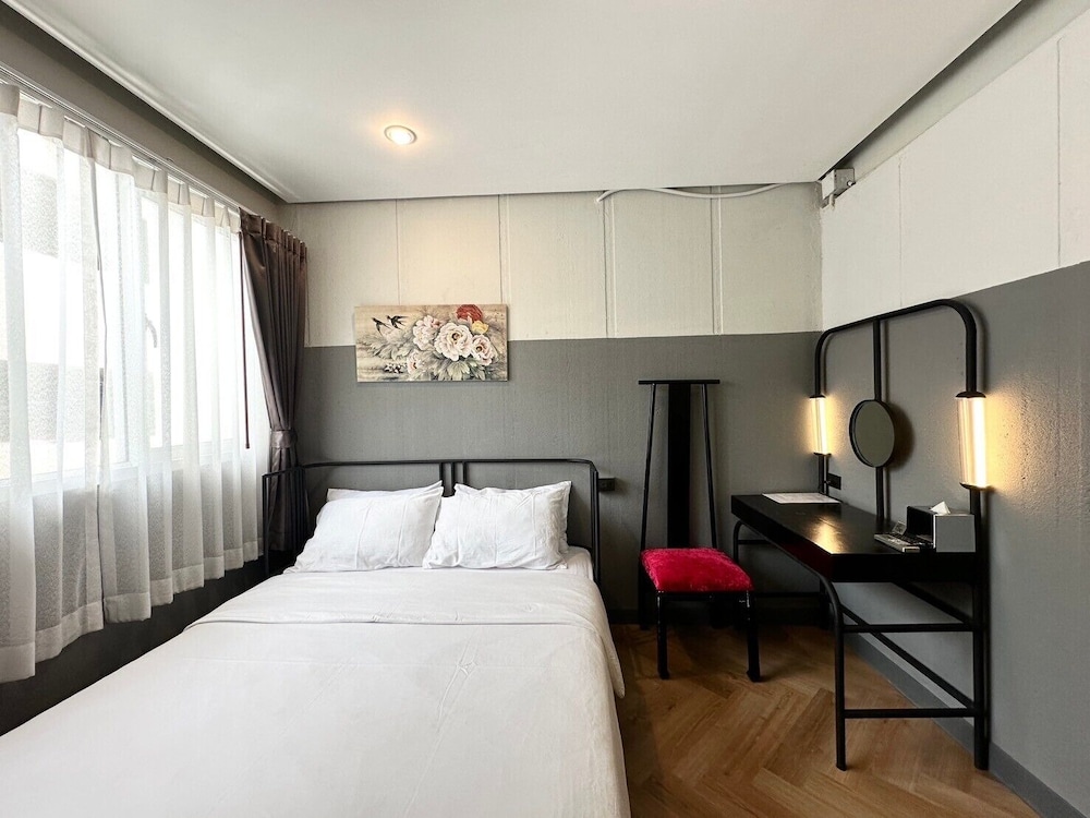 Standard Double Room, 1 Queen Bed, Non Smoking, Private Bathroom photo 1