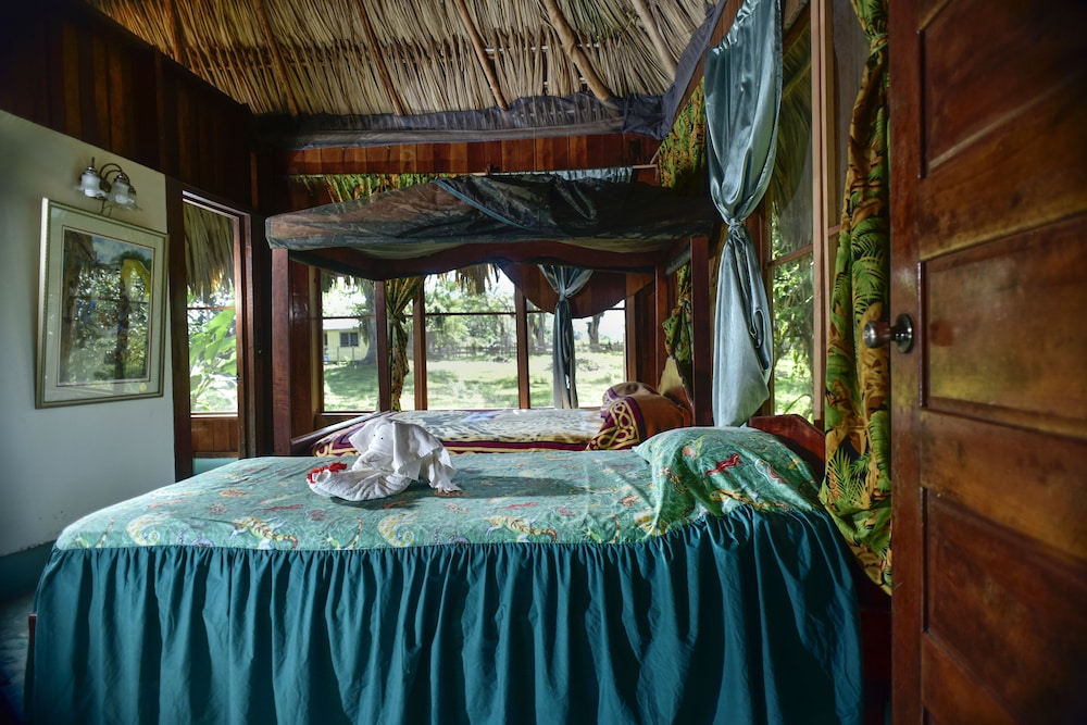 Traditional Cabin, 2 Bedrooms, Non Smoking, Garden View photo 1