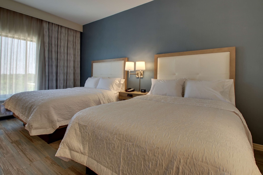 Room, 2 Queen Beds, Accessible, Bathtub photo 3