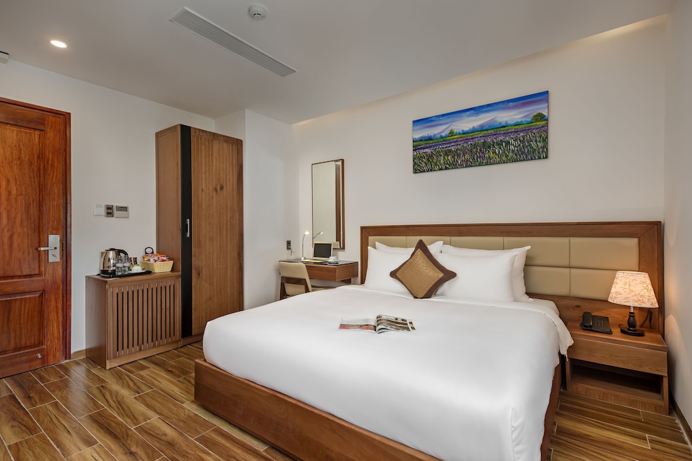 Superior Double Room, Partial Sea View