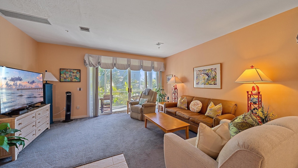Townhome, 2 Bedrooms photo 1
