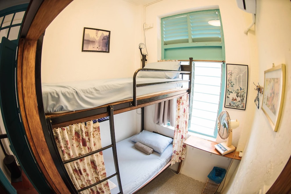 Basic Room, Non Smoking (1 Bunk Bed) - Photo 6