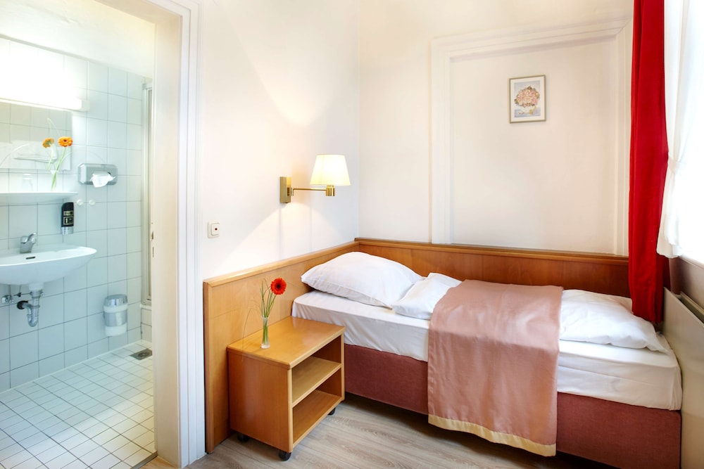 Standard Room, 1 Twin Bed photo 3