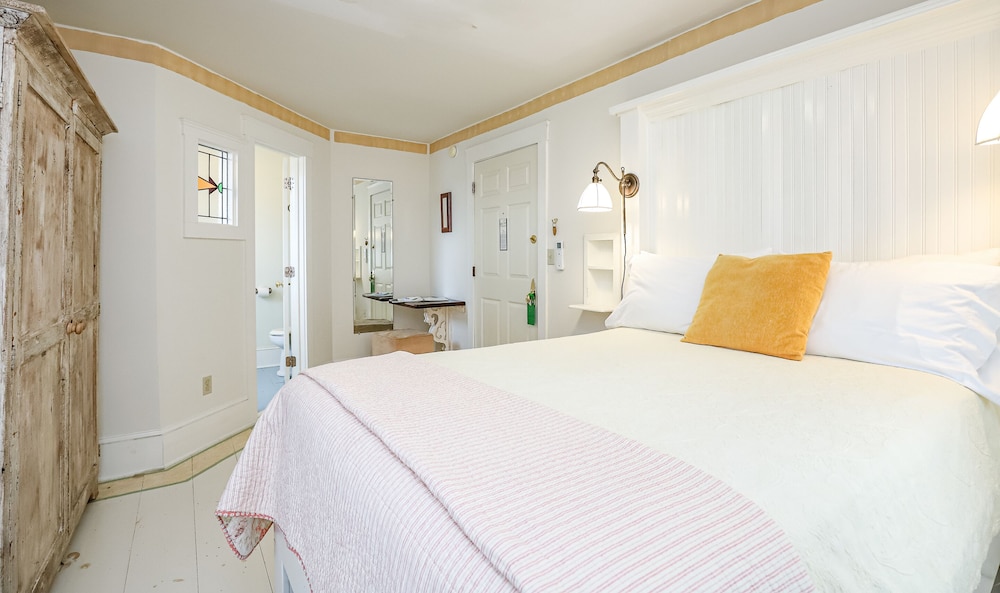 Superior Double Room, Ensuite (Standard Full)