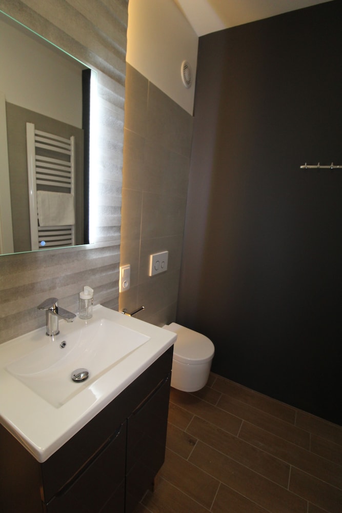 Deluxe Apartment (number 102, 103) - Photo 4