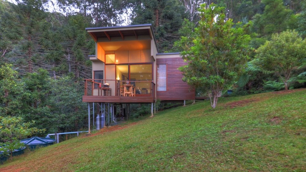 Deluxe Cottage, 1 King Bed, Ocean View photo 2
