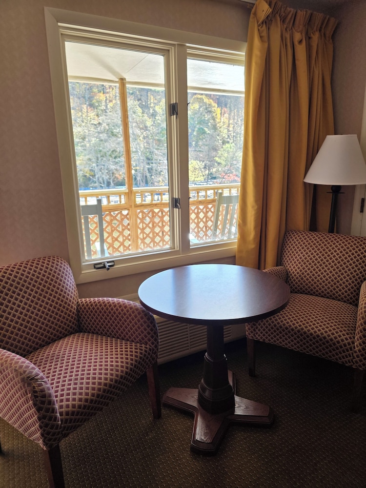 Comfort Single Room, 1 King Bed, Jetted Tub photo 2